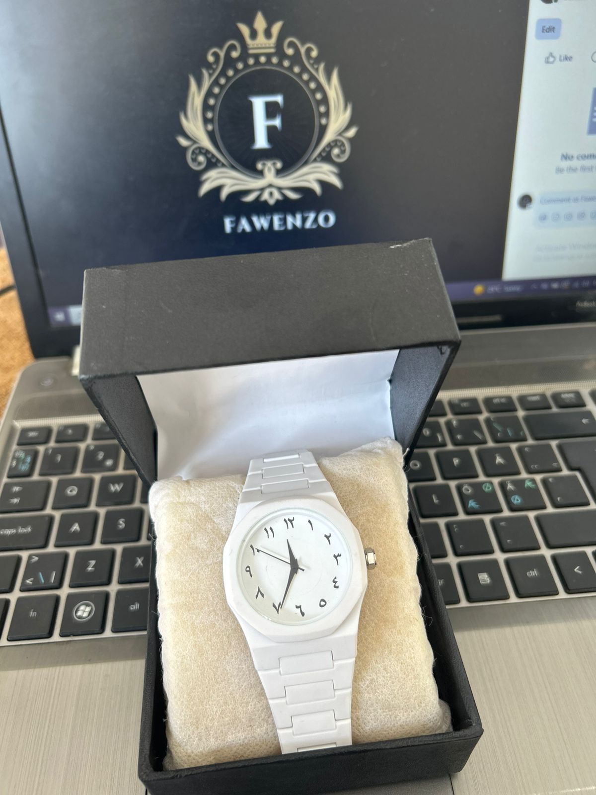 BLACK AND WHITE COUPLE AURA WATCH WITH ONE SPECIAL GIFT BOX